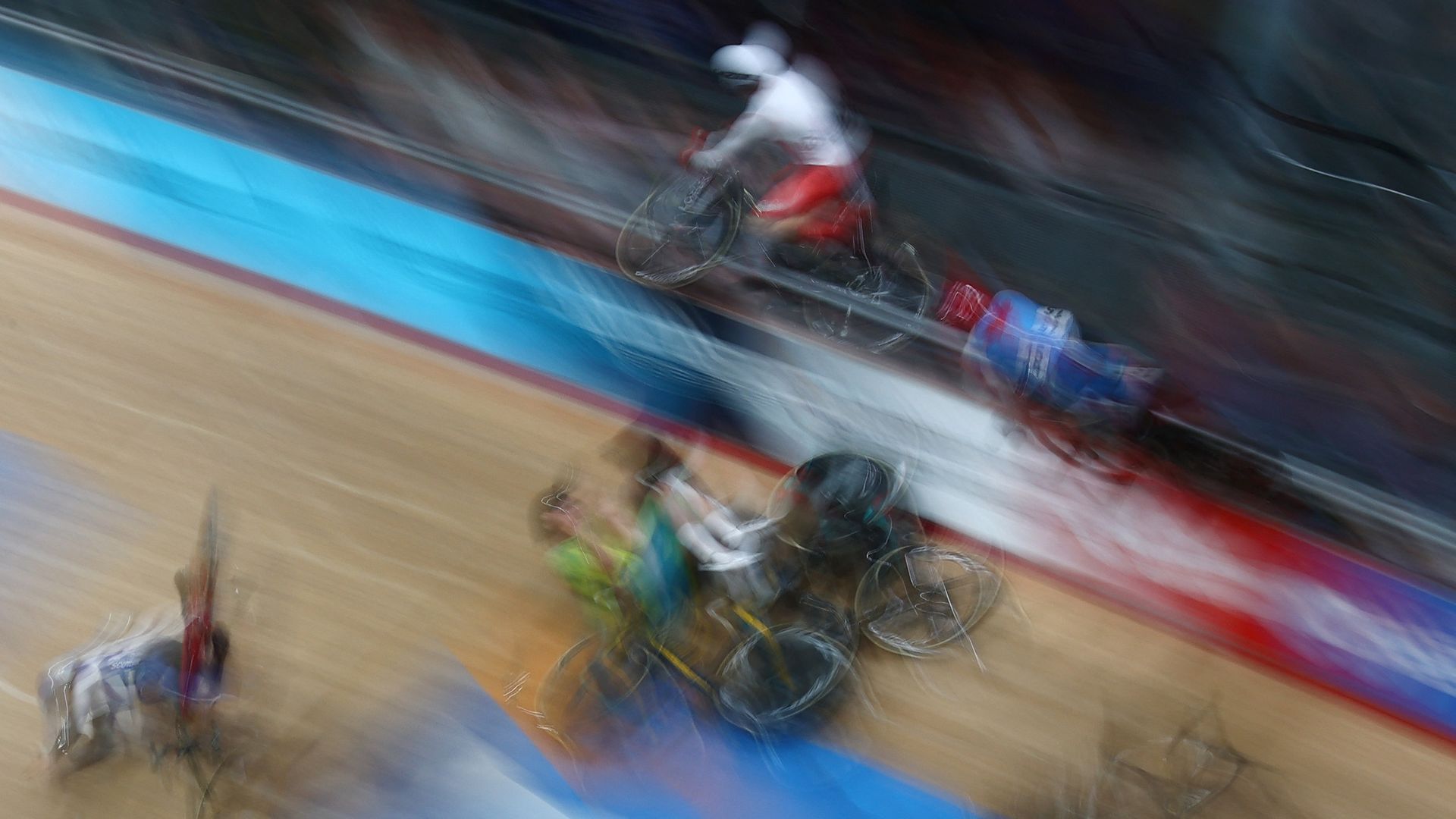 Commonwealth Games cycling shock as Olympic champion Matt Walls crashes
