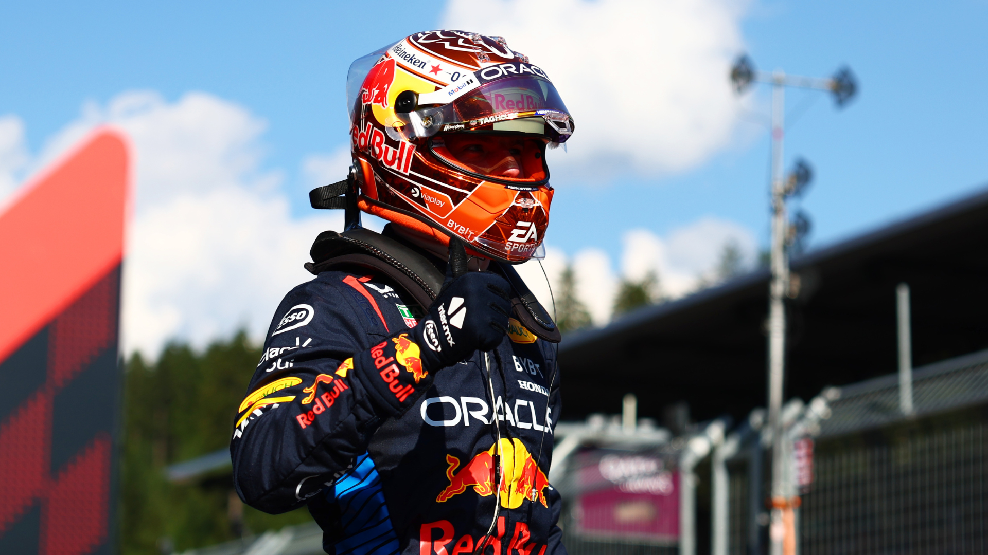 Verstappen holds off Norris to secure sprint pole in Austria Verstappen holds off Norris to secure sprint pole in Austria