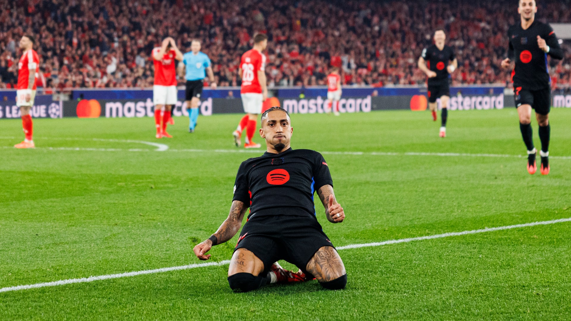 Flick proud of 10-man Barcelona's brave victory away to Benfica Flick proud of 10-man Barcelona's brave victory away to Benfica