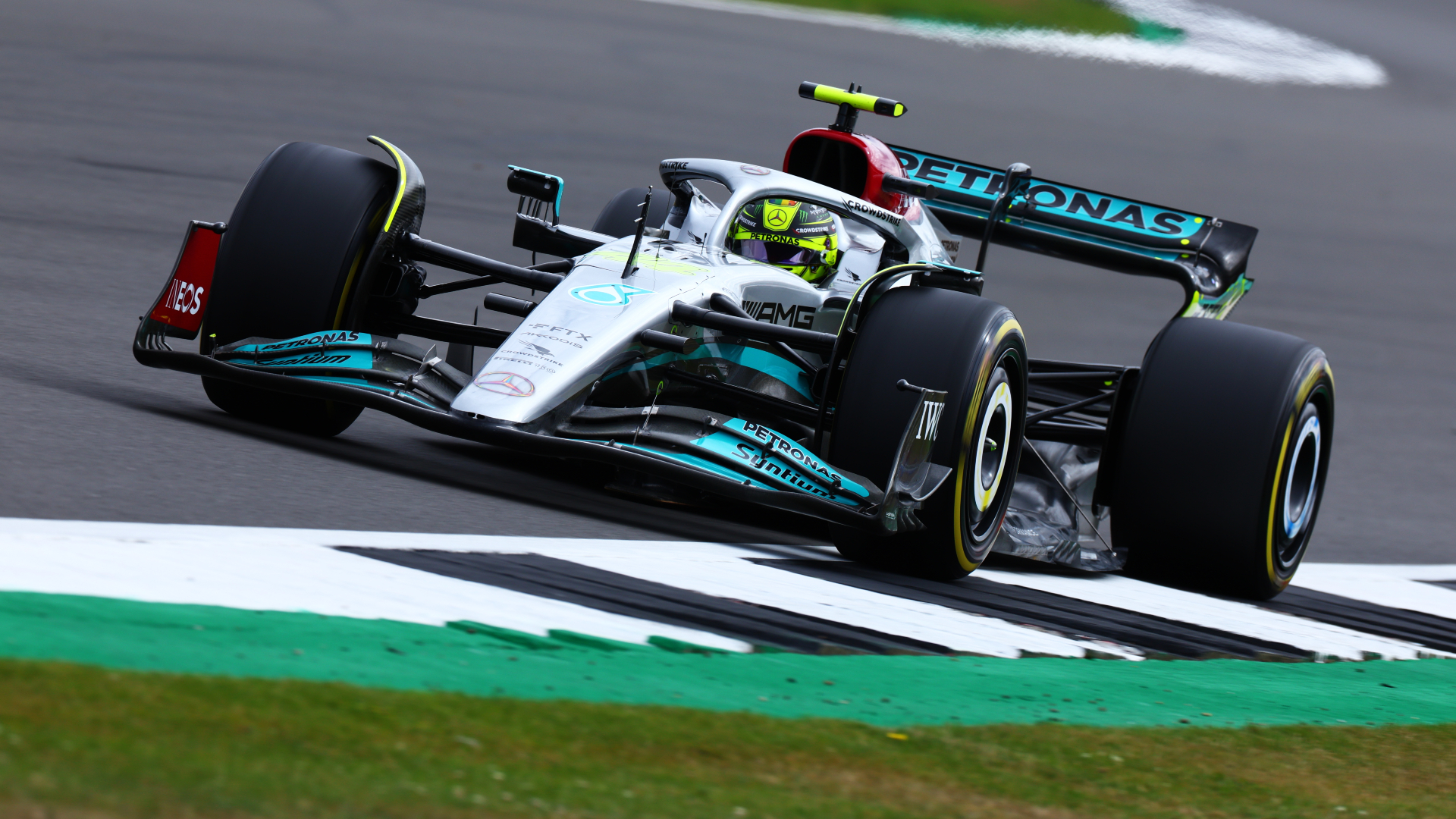F1: Hamilton lega Mercedes pamer peningkatan