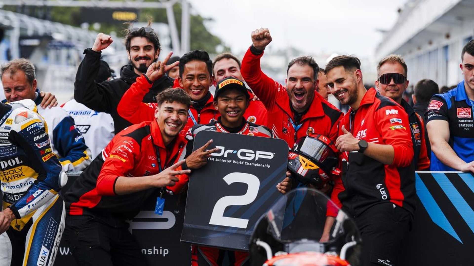 How did Veda Ega Pratama recover from a 20th-place start? How did Veda Ega Pratama recover from a 20th-place start?